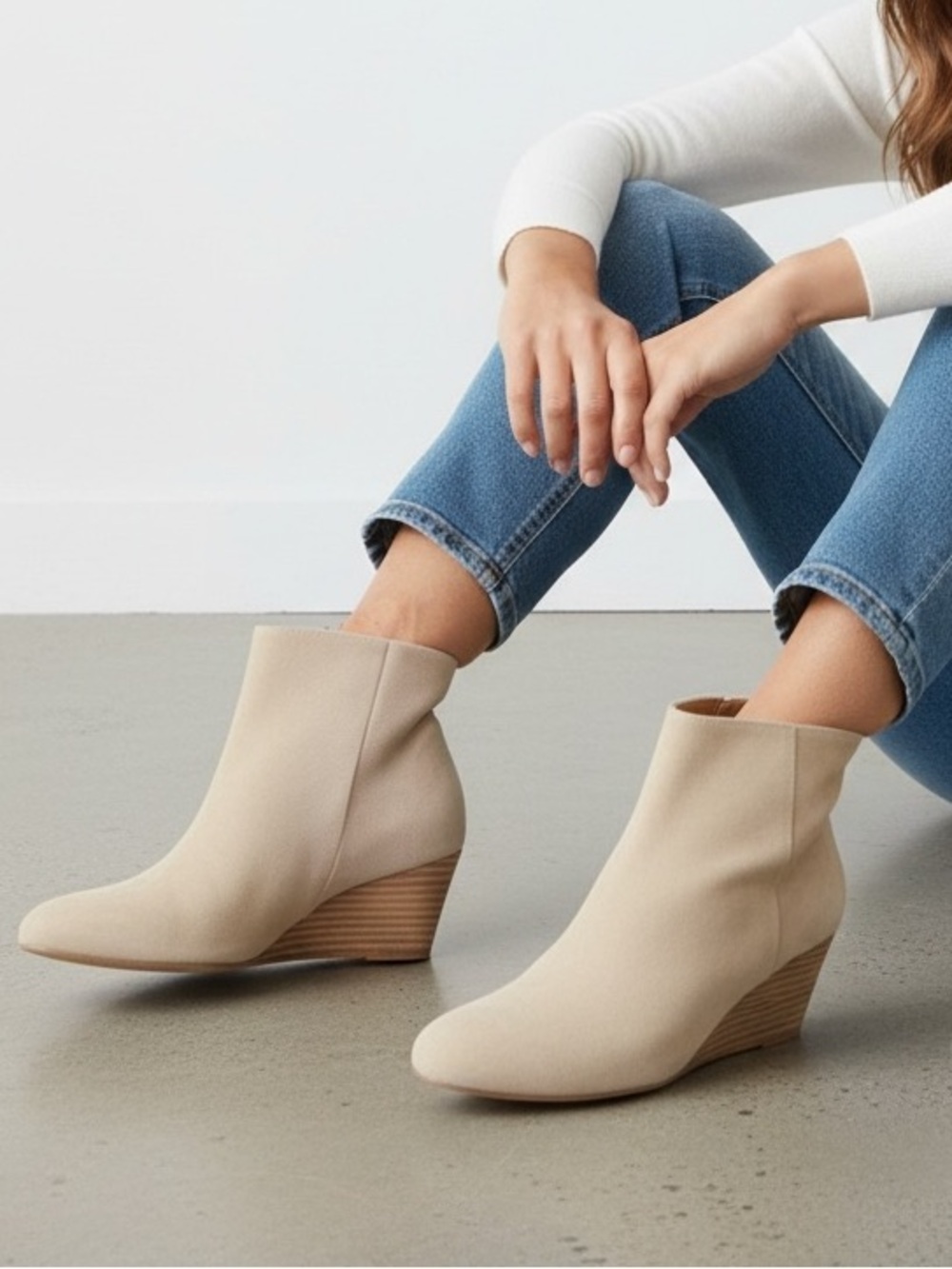 NWT Andre Assous Kora Wedge Bootie Light Beige Suede Boot Sz 9